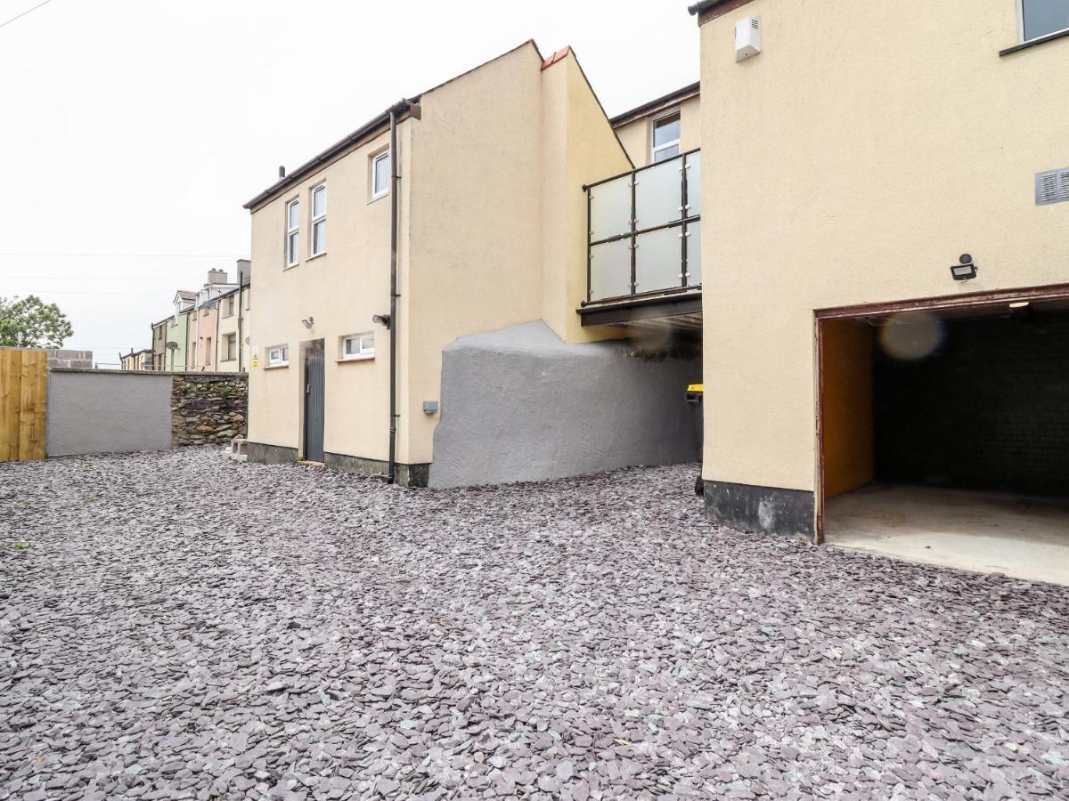 The Bull Inn Caernarfon Exterior photo